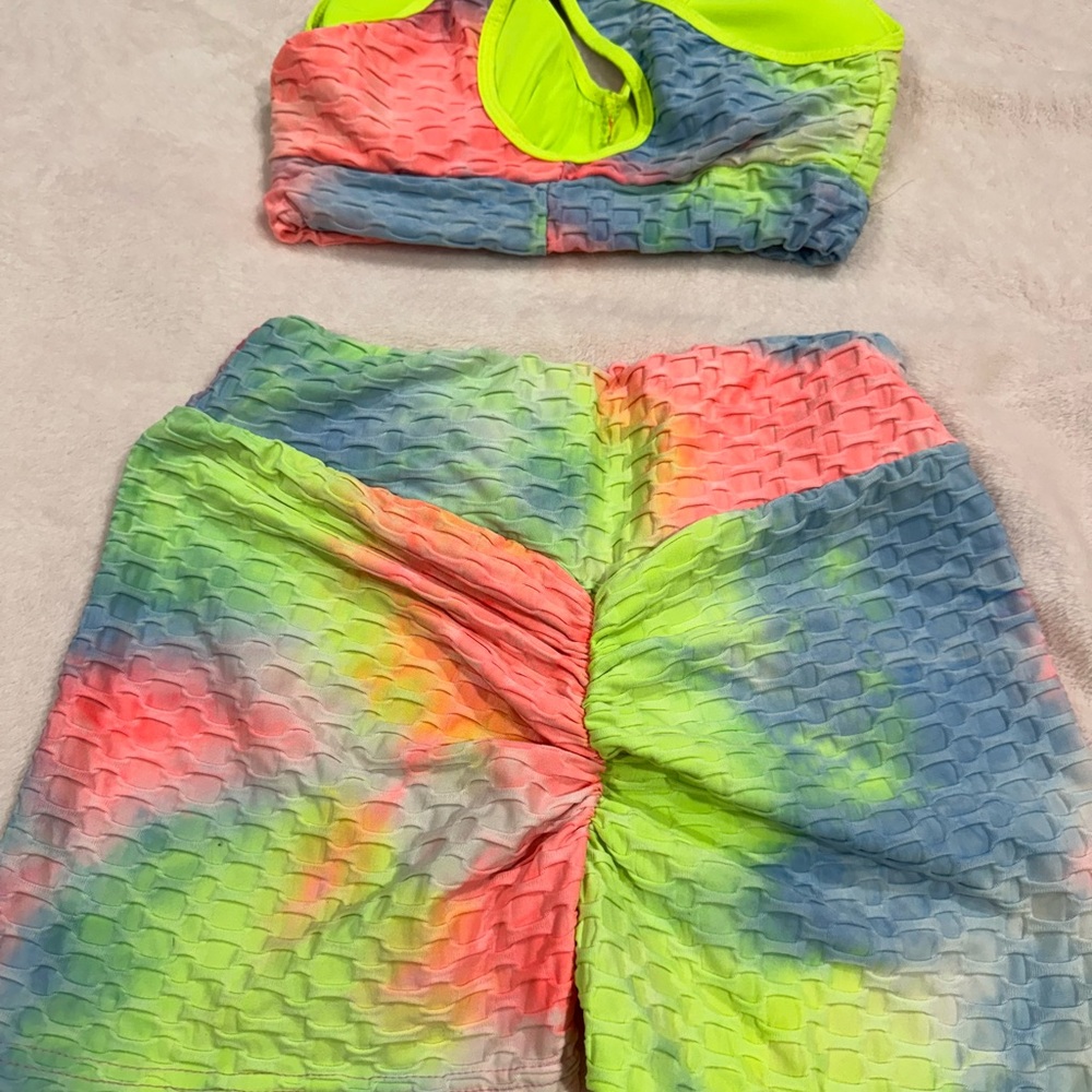 Women’s workout set - Picture 2 of 2